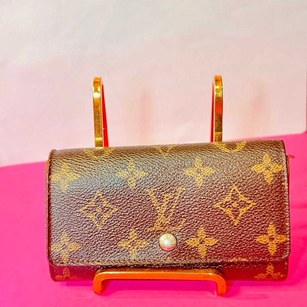 Louis Vuitton Brown and Gold Monogram Wallet - Picture 11 of 14